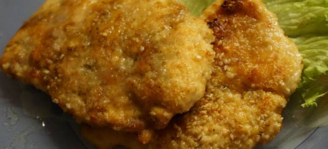 Отбивные из куриной грудки в панировке