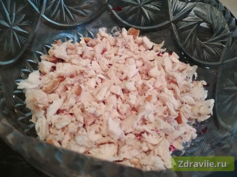 Добавить копченую курицу